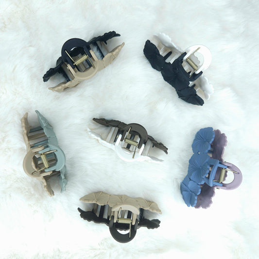 Dual Tone Hibiscus Matte Hair Claw