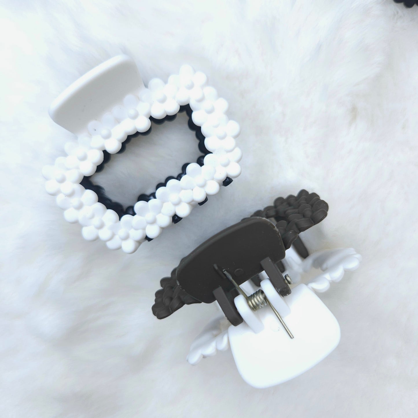 Matte Dual Tone Floral Loop Rectangle Hair Claw