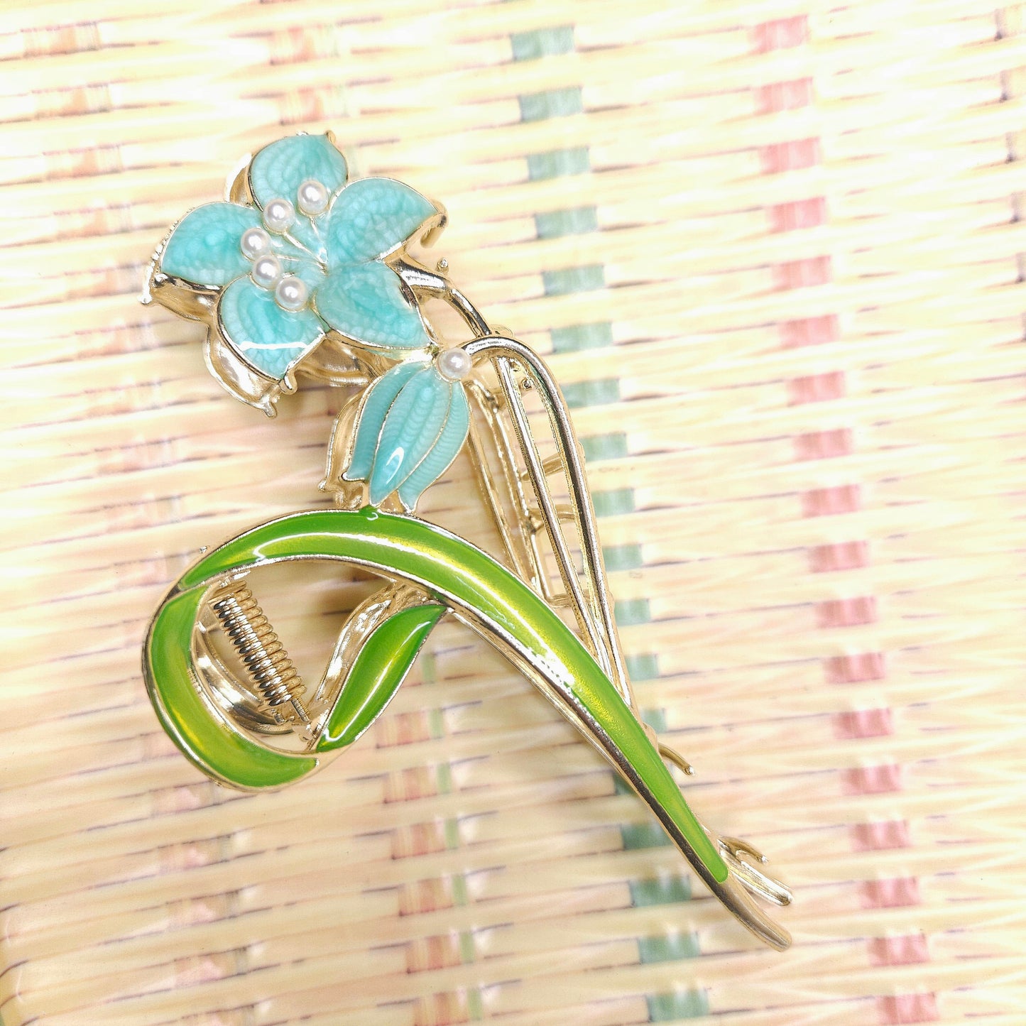 Pearl Lily Bloom Metal Hair Claw