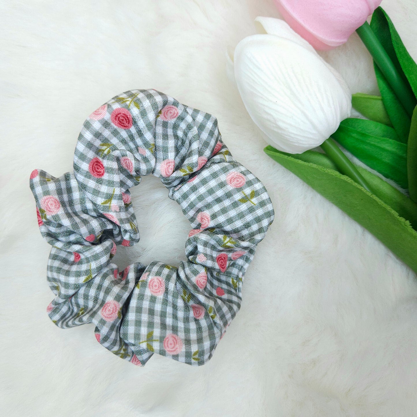 Rosette Checkered Scrunchie
