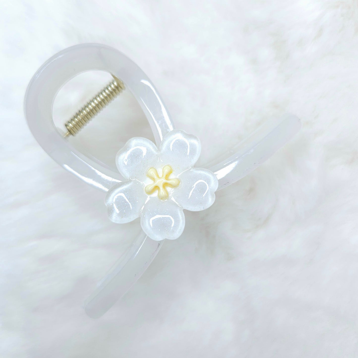 Flower Charm Loop Hair Claw