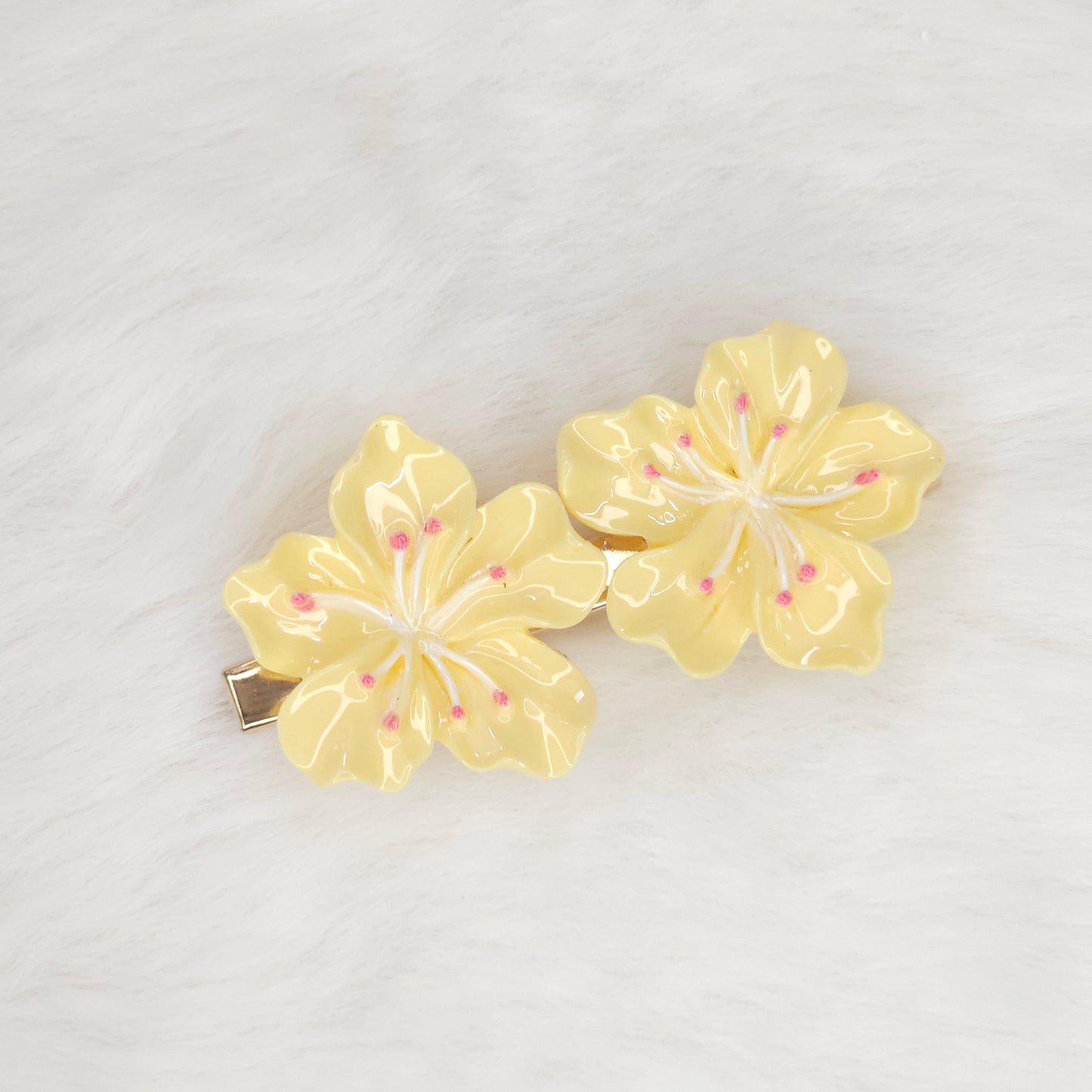 Sakura Glossy Hair Clip