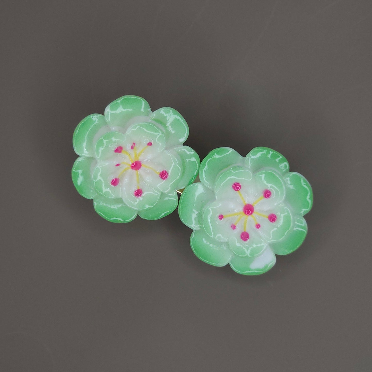 Layered Sakura Glossy Hair Clips