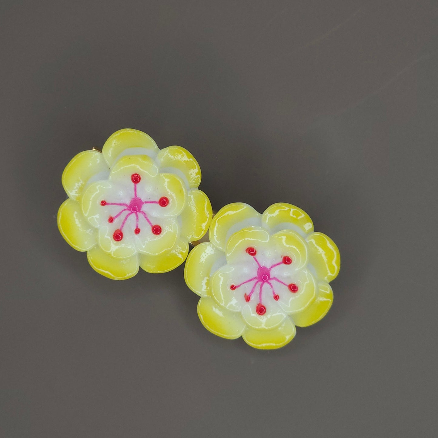 Layered Sakura Glossy Hair Clips