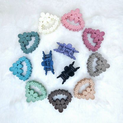 Matte Floral loop Daisy Hair Claw