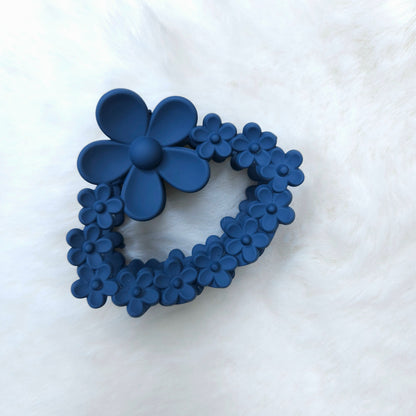 Matte Floral loop Daisy Hair Claw