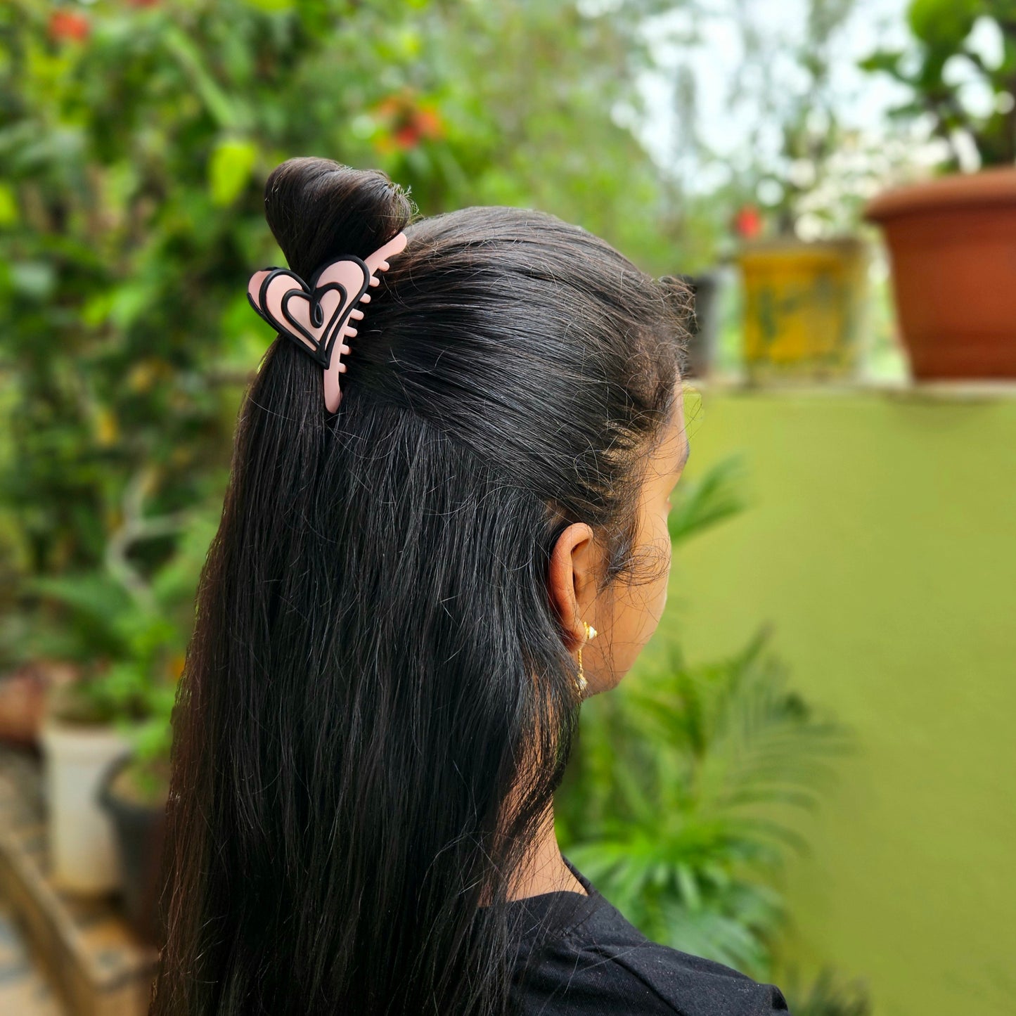 Matte Contour Heart Hair Claw