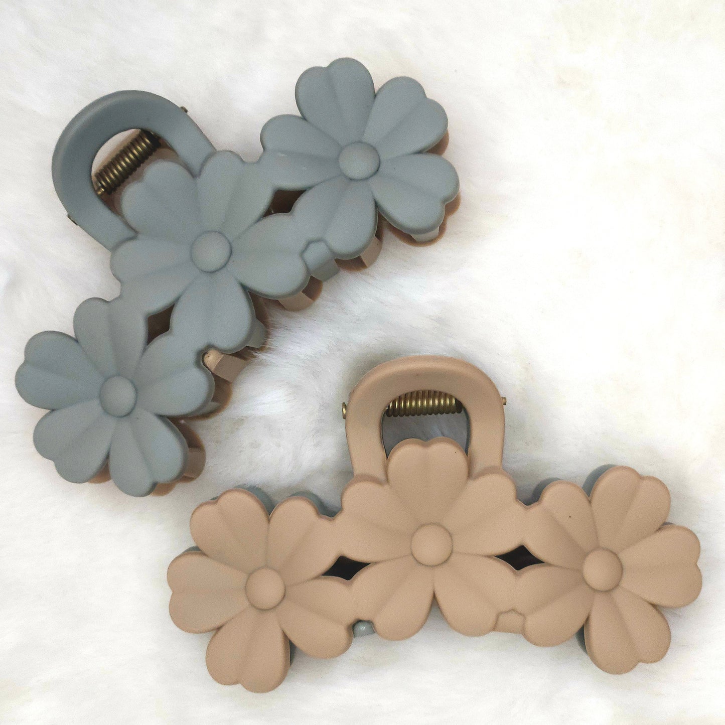 Dual Tone Daisy Matte Hair Claw