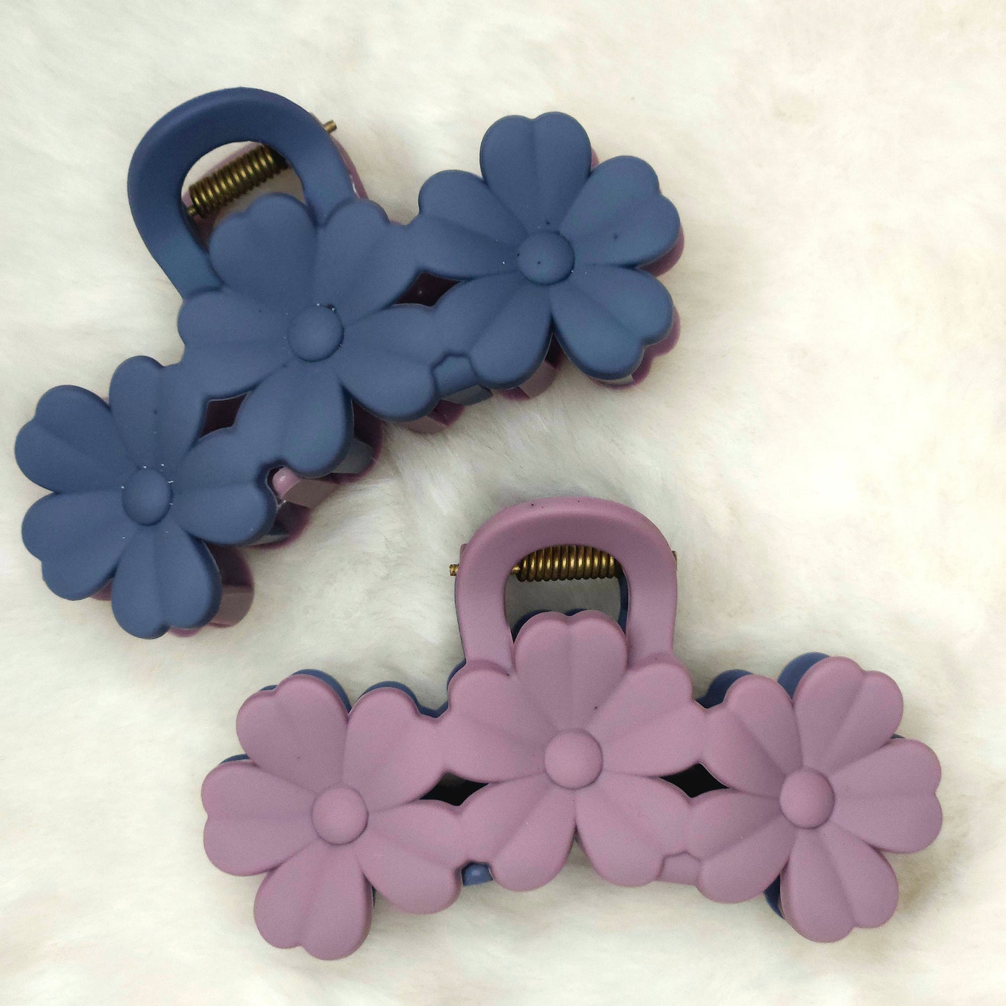 Dual Tone Daisy Matte Hair Claw