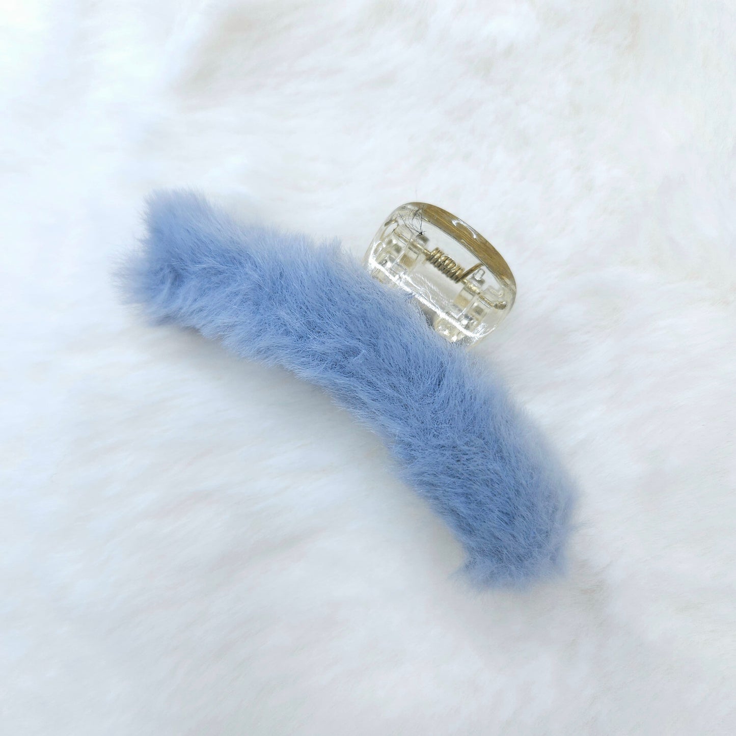 Fluffy Fur T Hair Claw