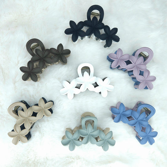 Dual Tone Lily Matte Hair Claw