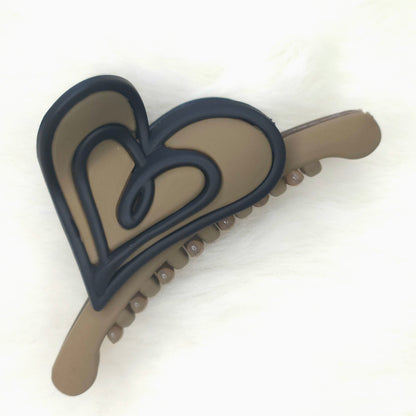 Matte Contour Heart Hair Claw