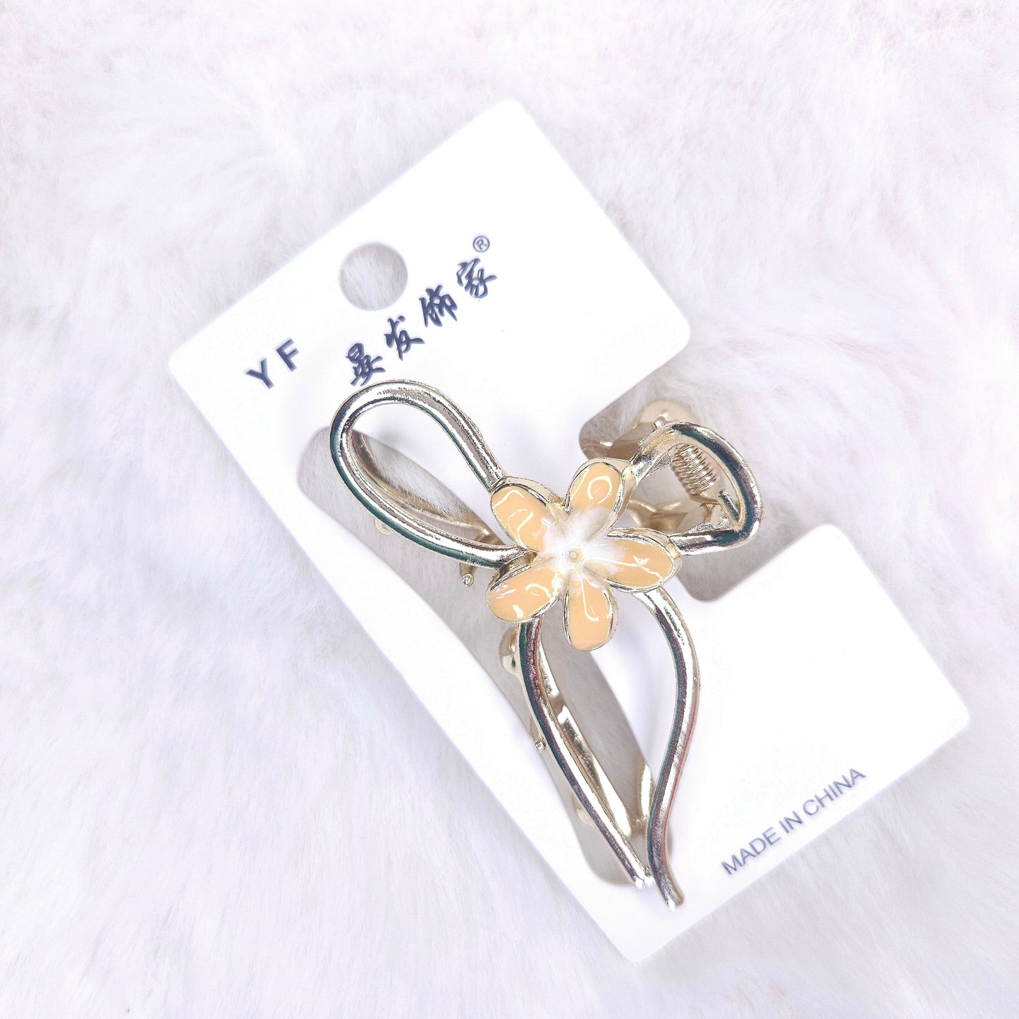 Daisy Bow Metal Hair Claw