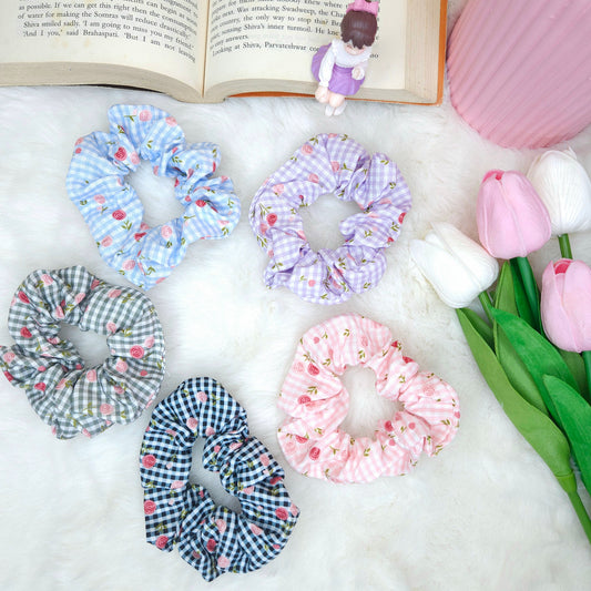 Rosette Checkered Scrunchie
