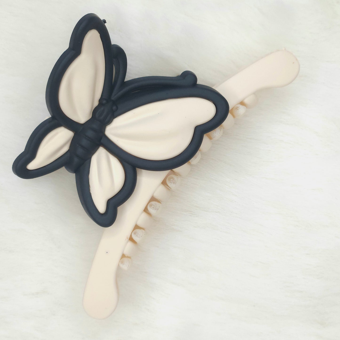 Matte Contour Butterfly Hair Claw
