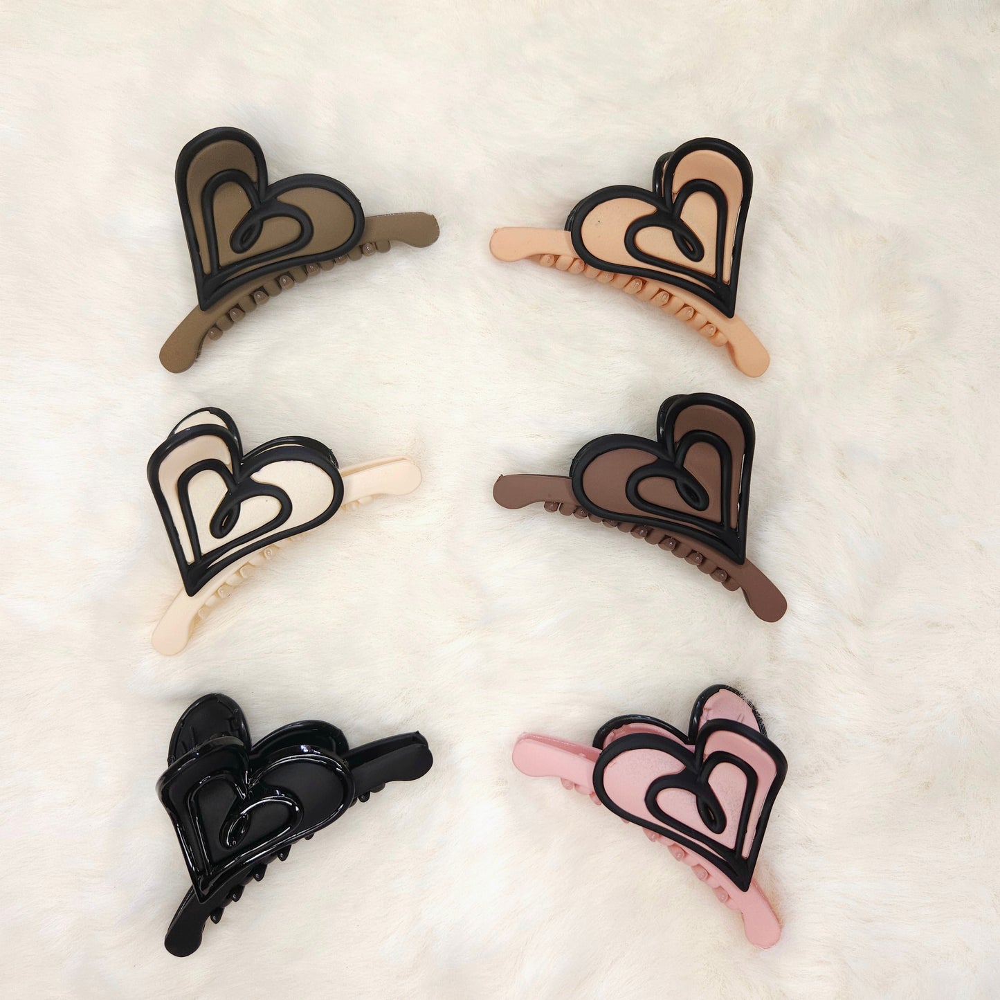 Matte Contour Heart Hair Claw