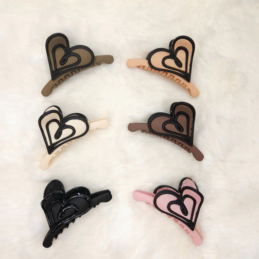 Matte Contour Heart Hair Claw