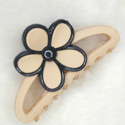 Matte Contour Daisy Hair Claw