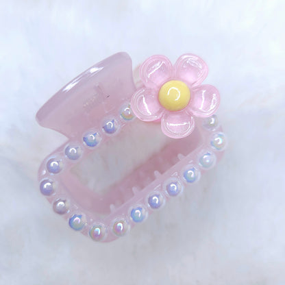 Daisy Pearls Rectangle Hair Claw