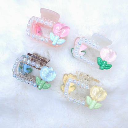Tulip Pearls Rectangle Hair Claw