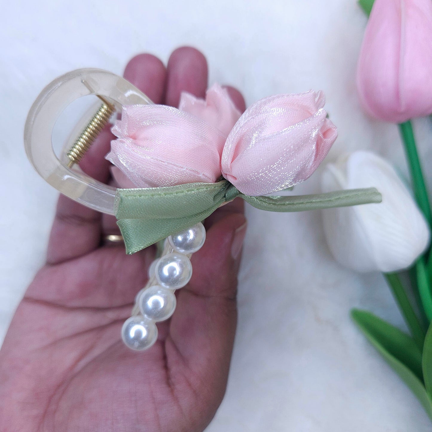 Enchanted Tulip Pearls Hair Claw