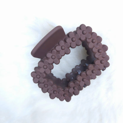 Matte Floral Loop Rectangle Hair Claw(Medium)