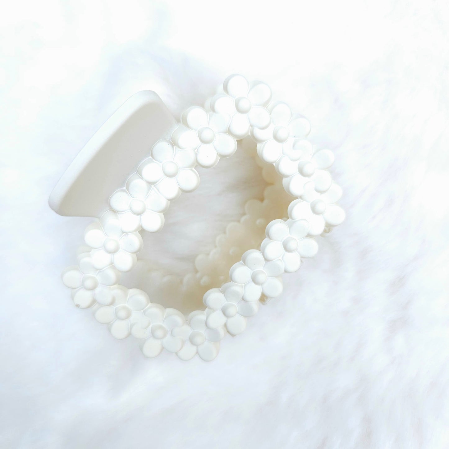 Matte Floral Loop Rectangle Hair Claw(Medium)