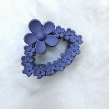 Matte Floral loop Daisy Hair Claw