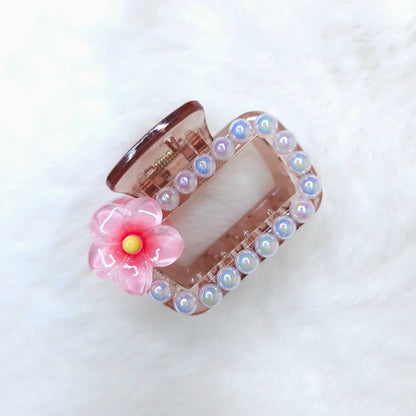 Lily Pearls Rectangle Hair Claw