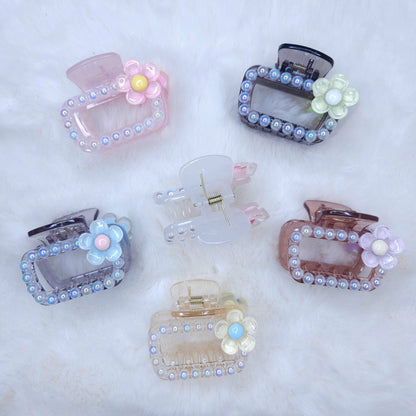 Daisy Pearls Rectangle Hair Claw
