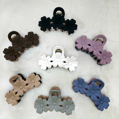 Dual Tone Daisy Matte Hair Claw