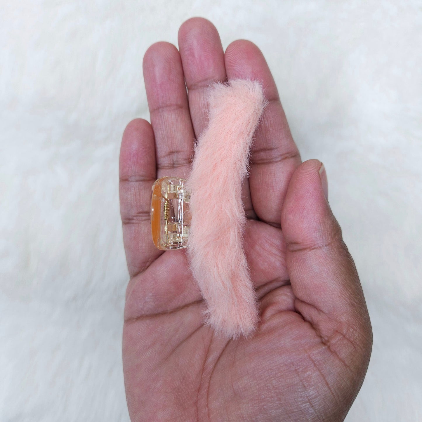 Fluffy Fur T Hair Claw