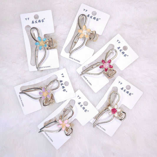 Daisy Bow Metal Hair Claw