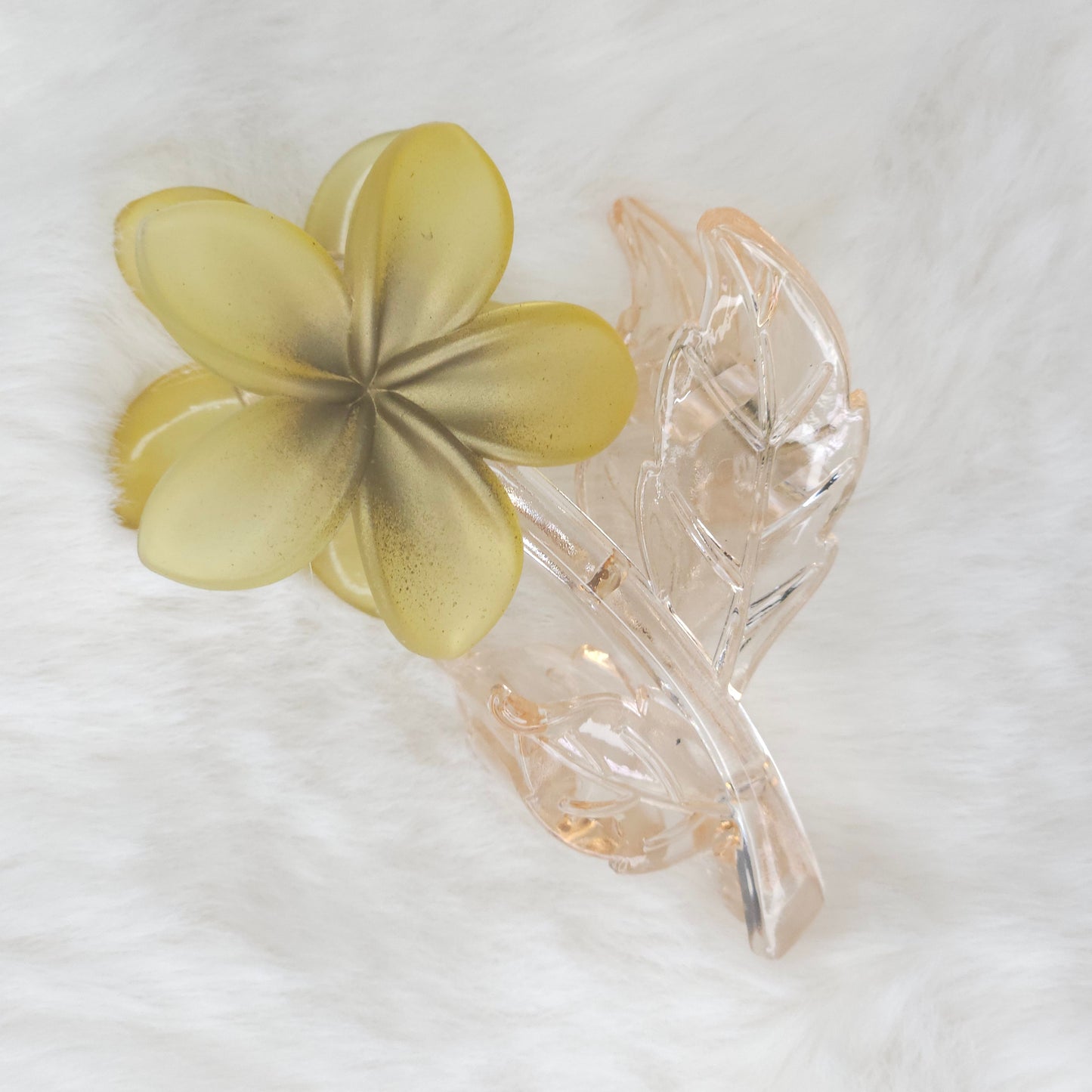 Ethereal Daisy Golden Bloom Hair Claw
