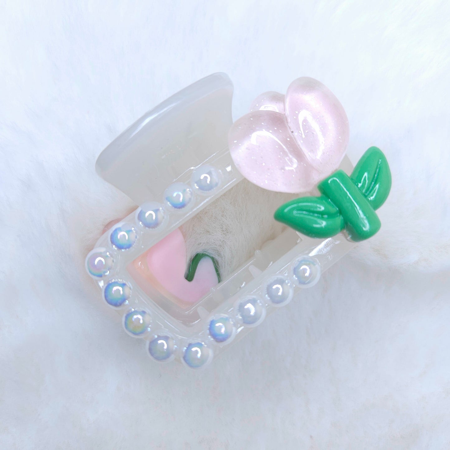Tulip Pearls Rectangle Hair Claw
