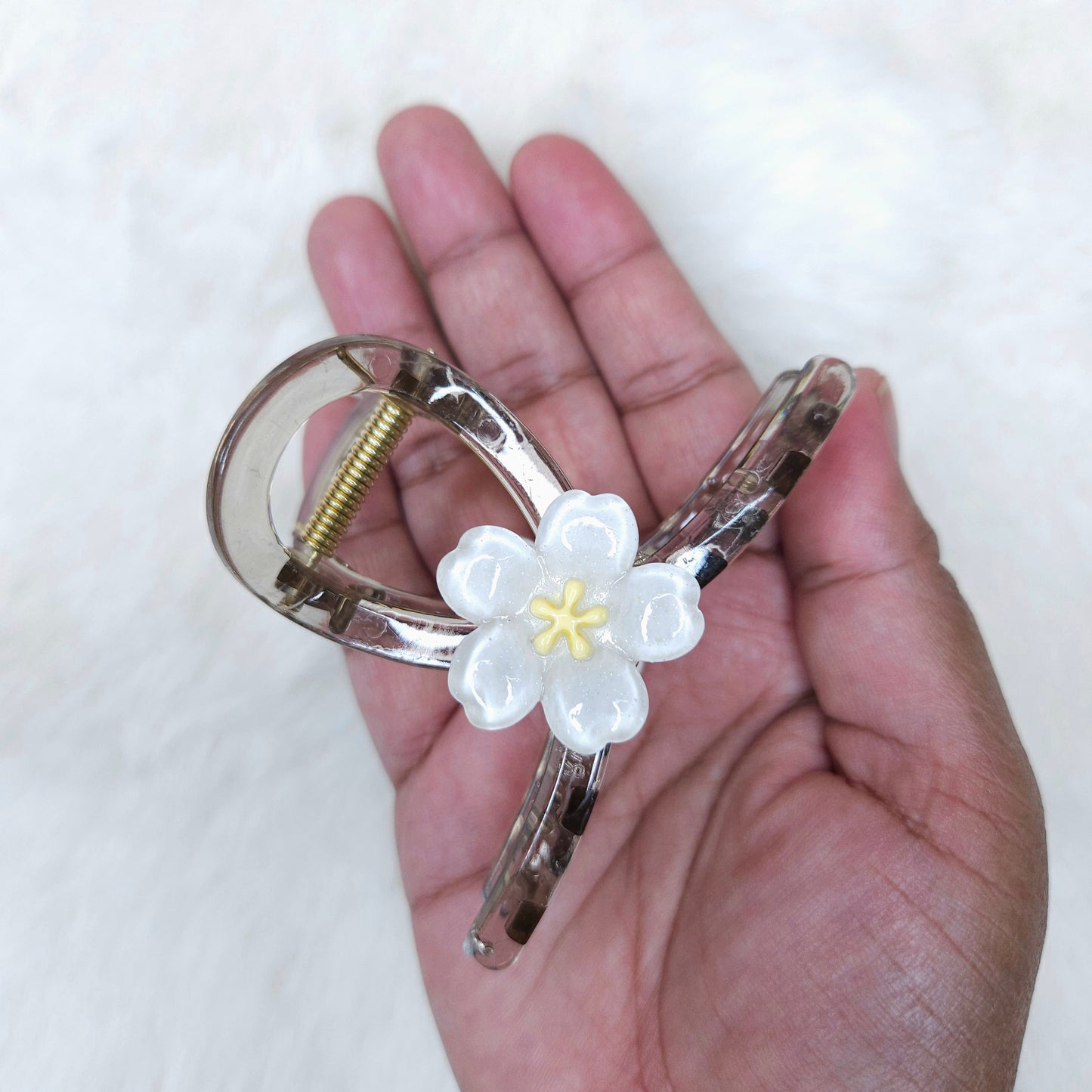 Flower Charm Loop Hair Claw