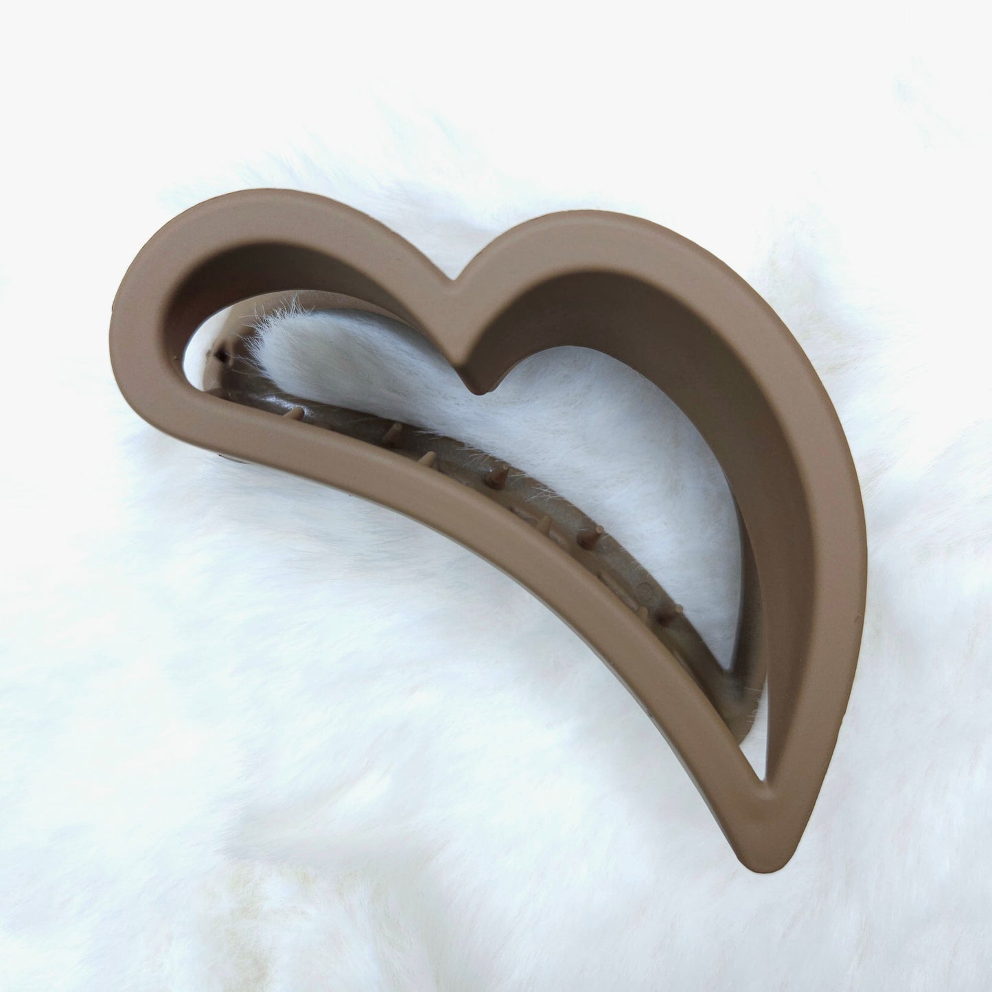 Korean Heart Hair Claw