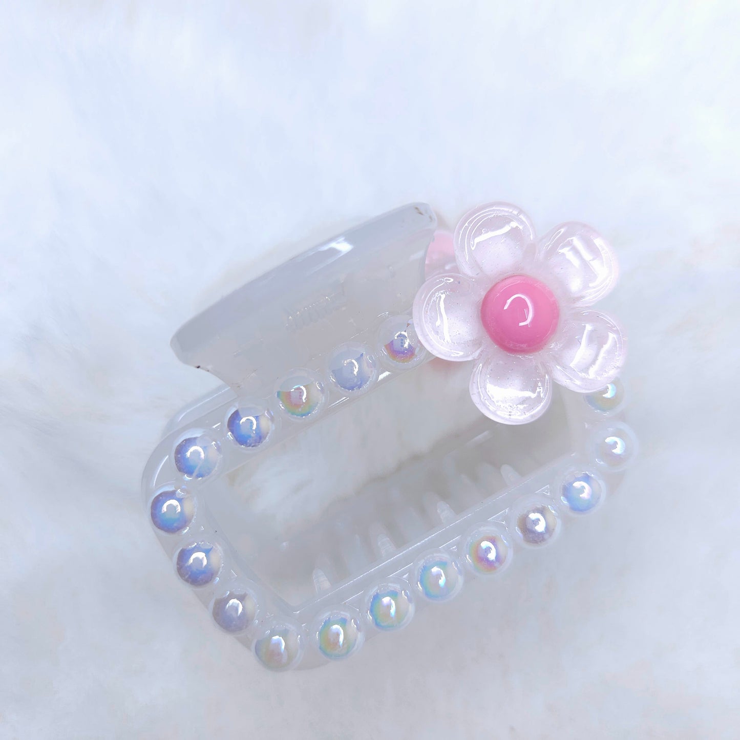 Daisy Pearls Rectangle Hair Claw