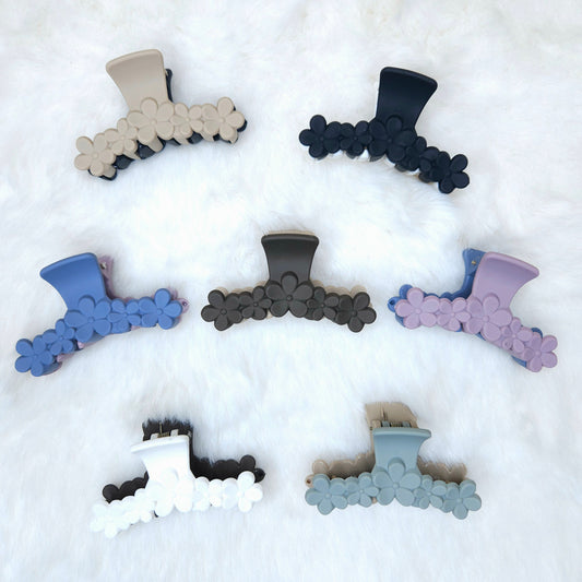 Matte Dual Tone Floral Loop T Hair Claw