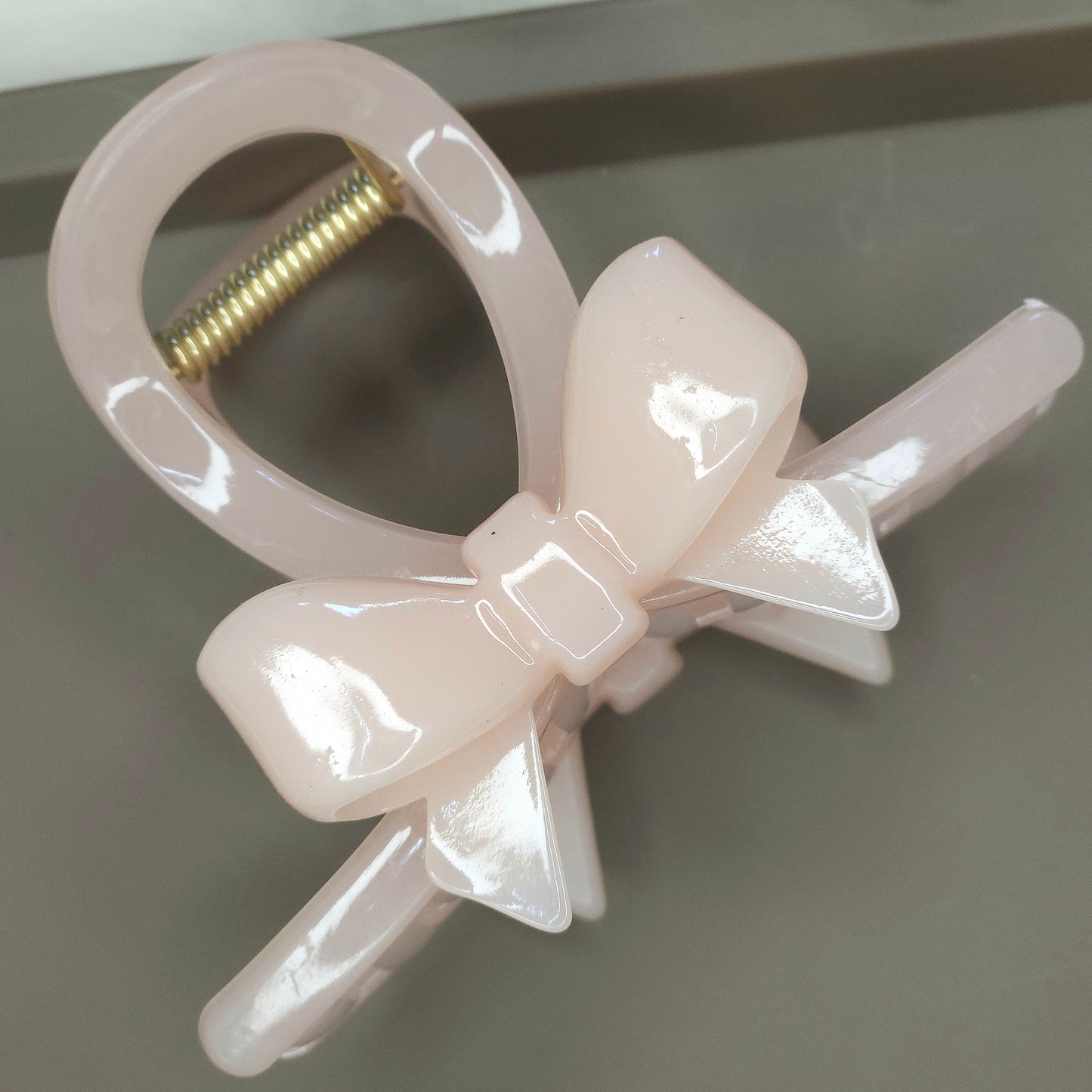 Bow Charm Loop Hair Claw