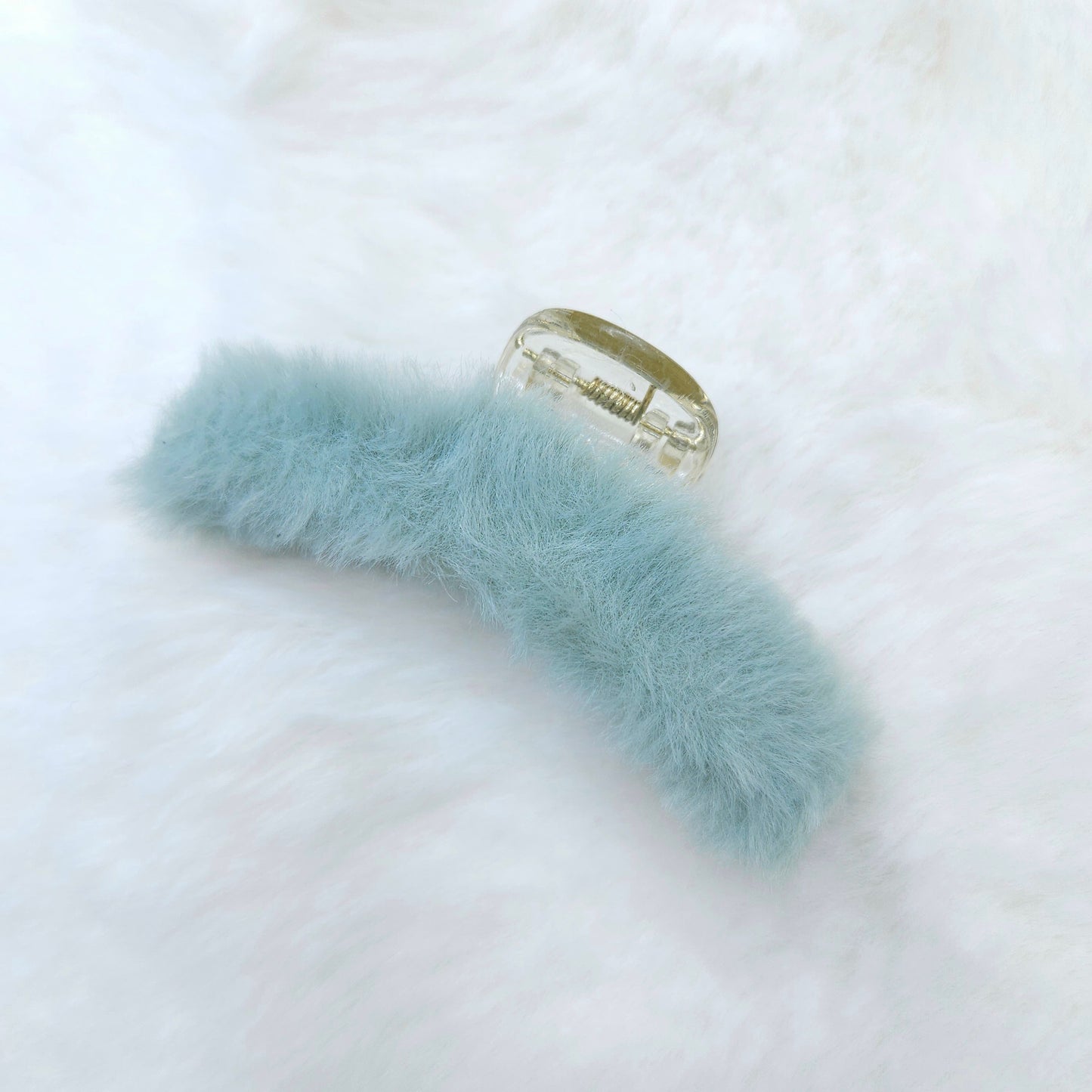 Fluffy Fur T Hair Claw