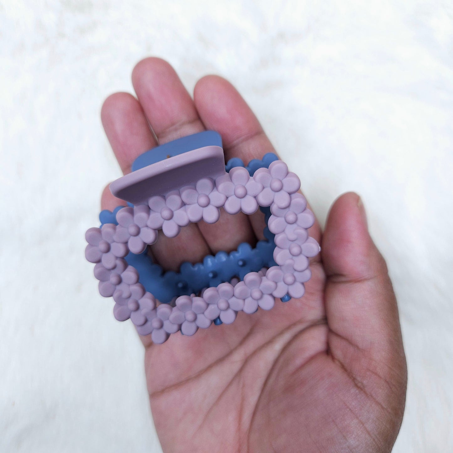 Matte Dual Tone Floral Loop Rectangle Hair Claw