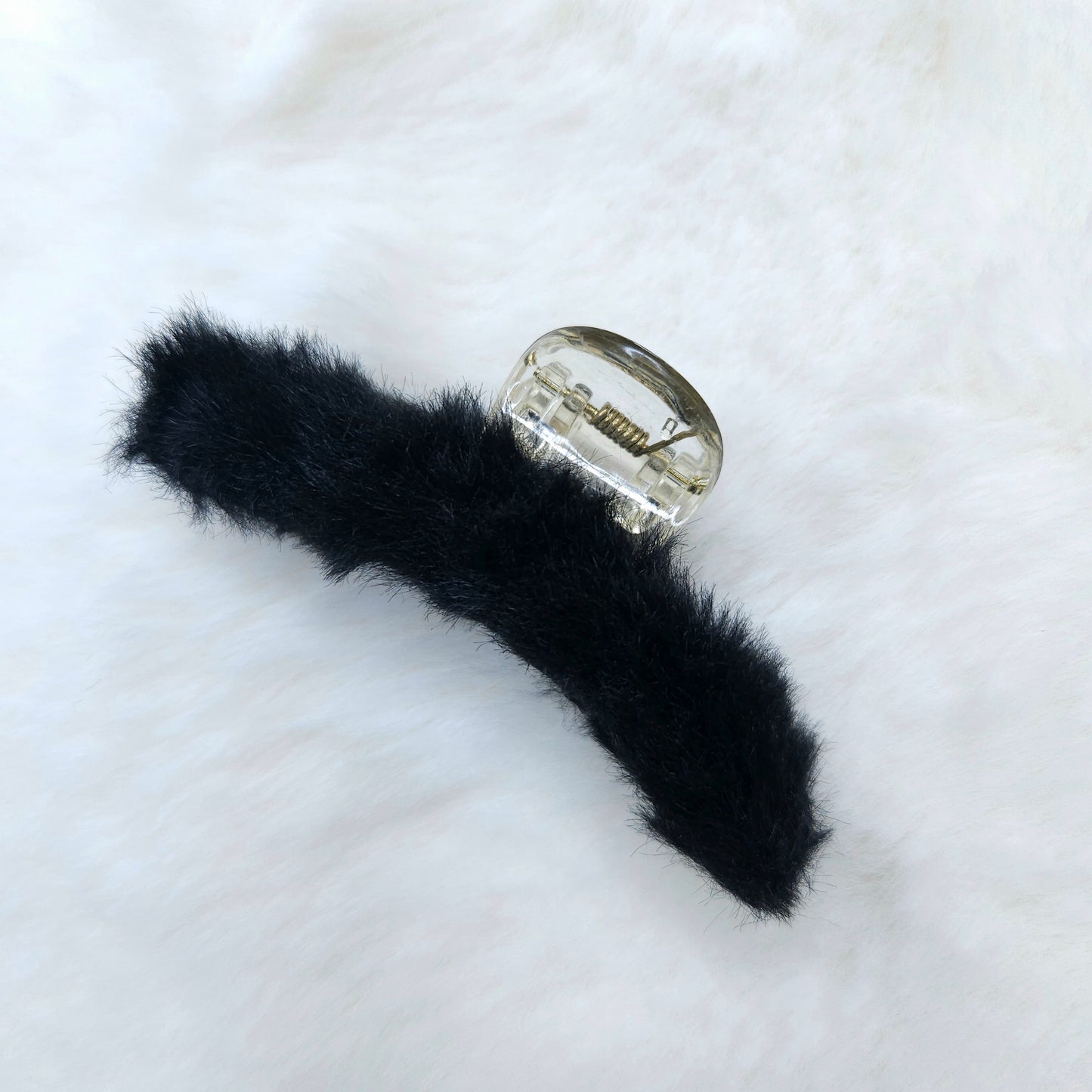 Fluffy Fur T Hair Claw