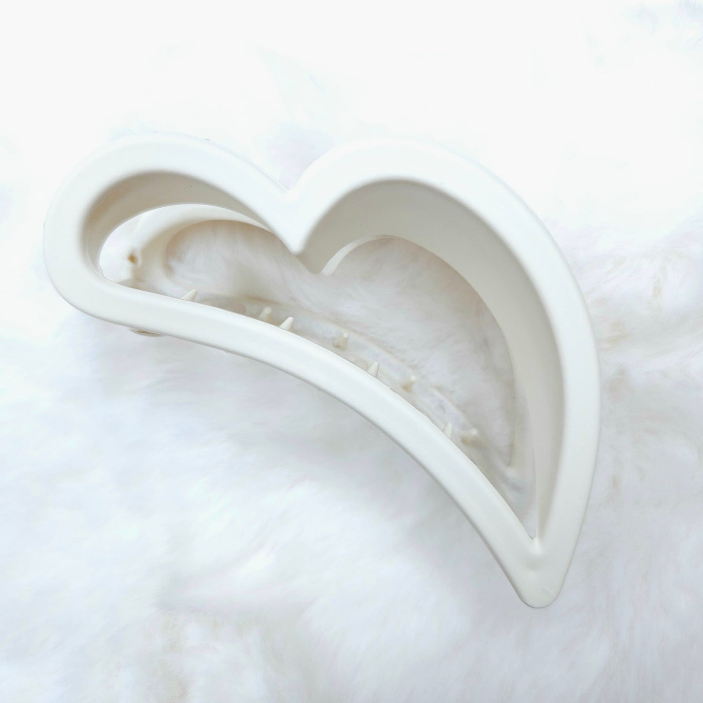 Korean Heart Hair Claw