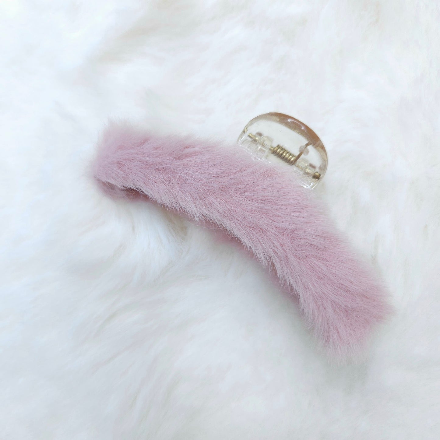 Fluffy Fur T Hair Claw