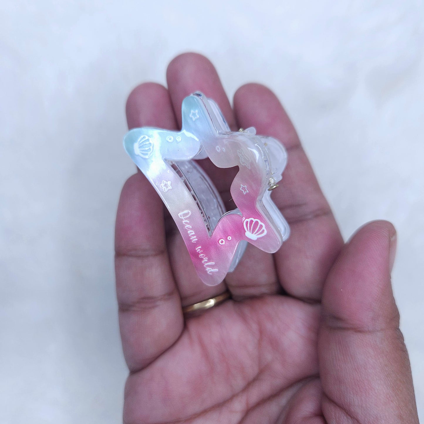 Dreamy Coral Star Hair Claw