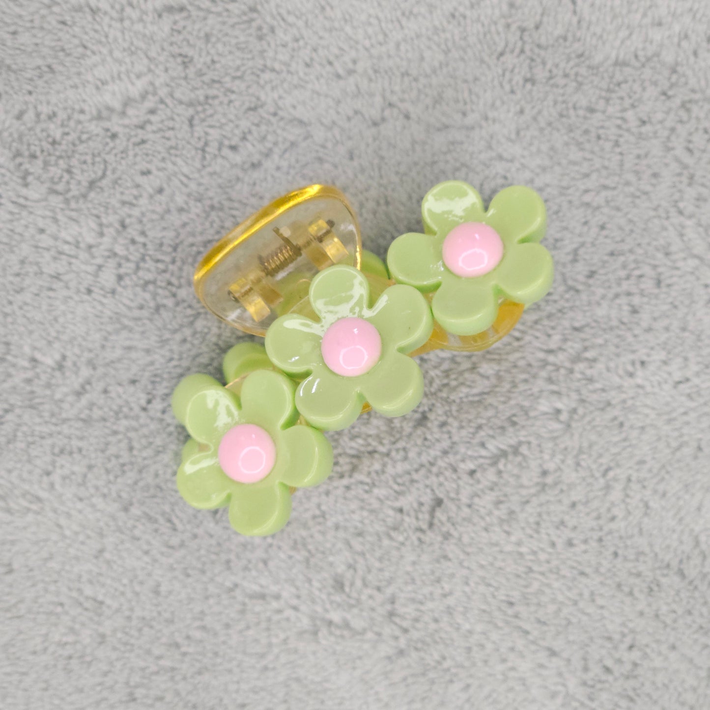 Triple Daisy Hair Claw