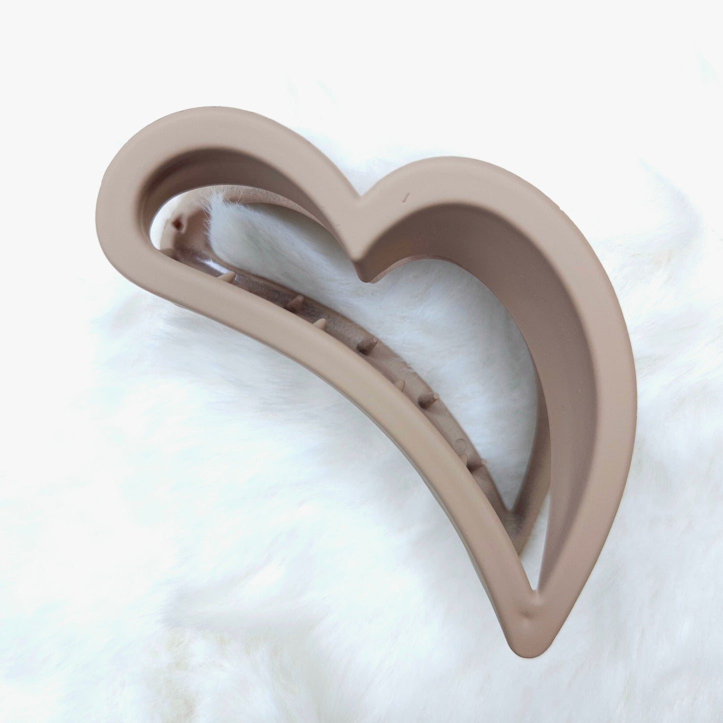 Korean Heart Hair Claw