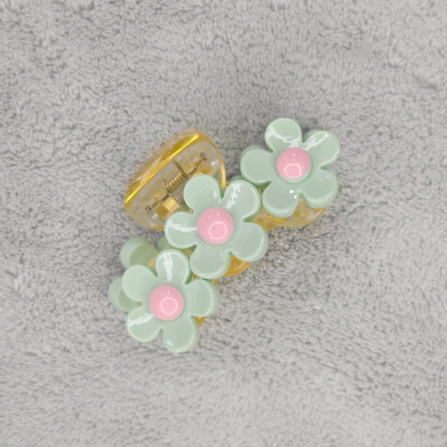 Triple Daisy Hair Claw